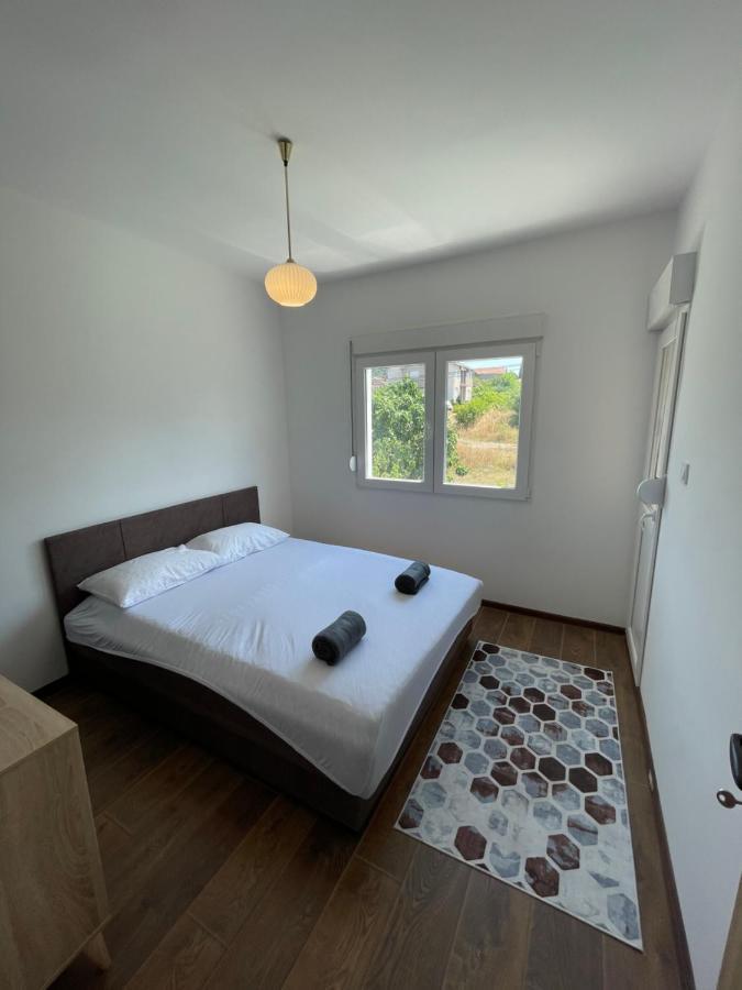 Entire 1-Bedroom Apartment With Free Parking Podgorica Luaran gambar