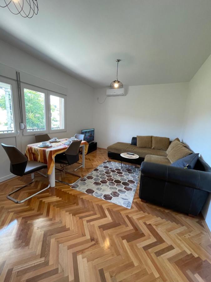 Entire 1-Bedroom Apartment With Free Parking Podgorica Luaran gambar