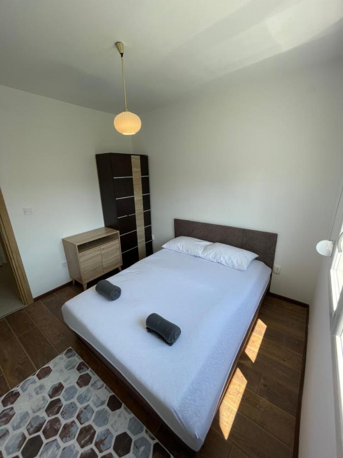 Entire 1-Bedroom Apartment With Free Parking Podgorica Luaran gambar