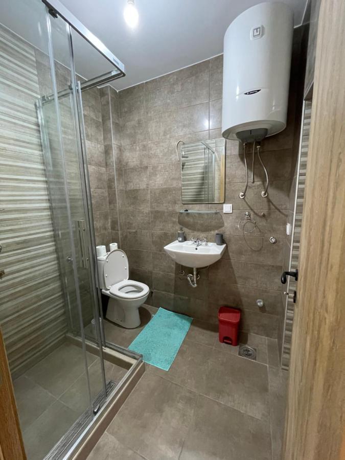 Entire 1-Bedroom Apartment With Free Parking Podgorica Luaran gambar